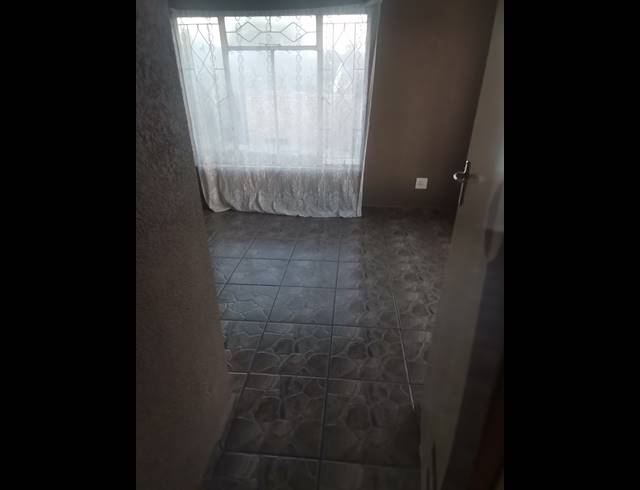 2 bed property to rent in SELCOURT